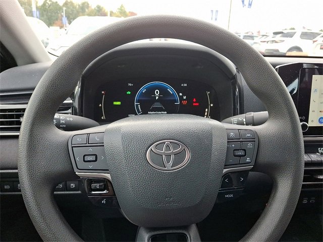 Used 2025 Toyota Camry LE image 18