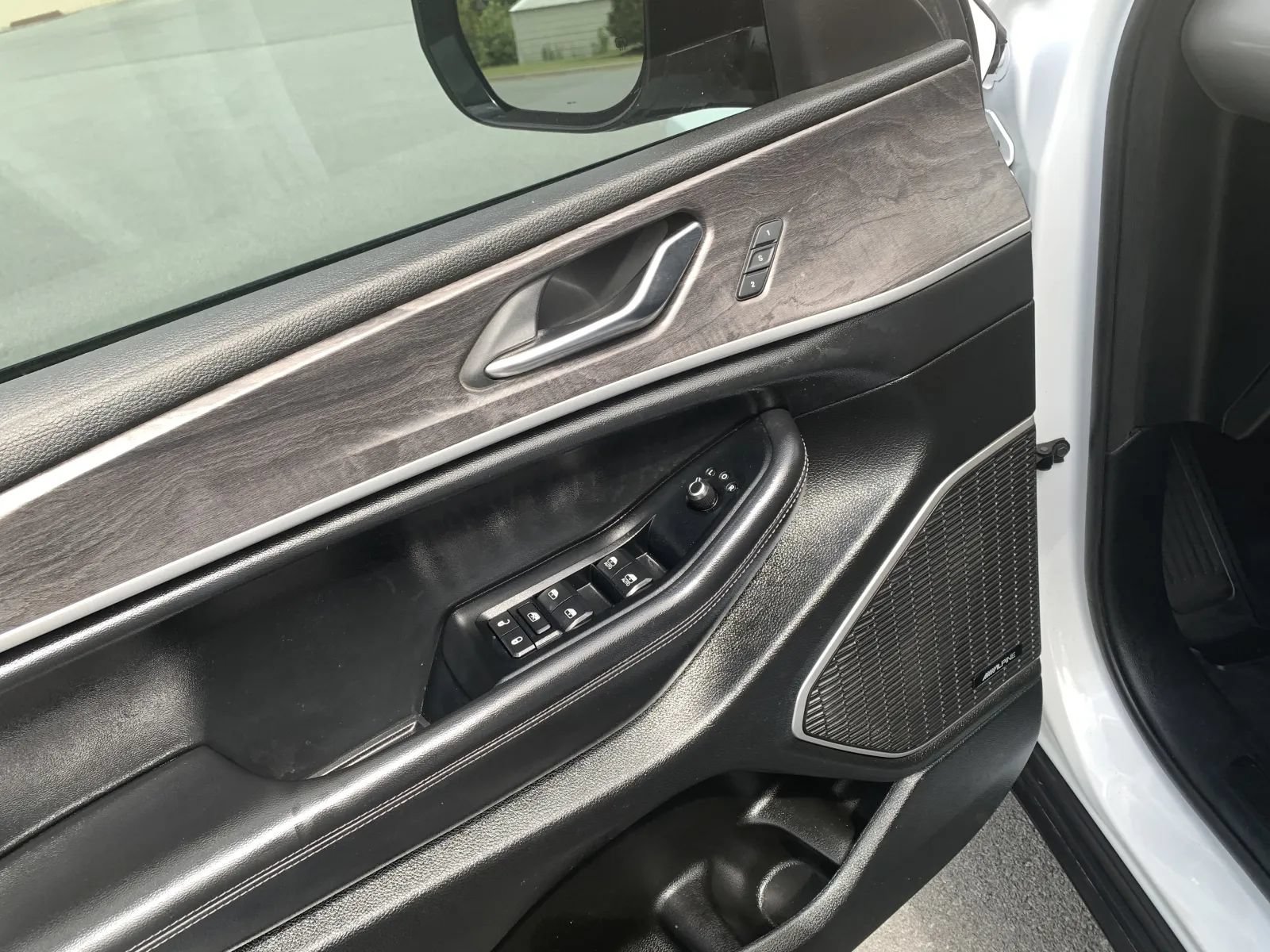 Used 2022 Jeep Grand Cherokee L Limited RWD image 22