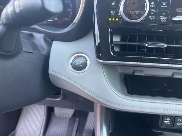 Used 2024 Toyota Highlander Platinum image 31