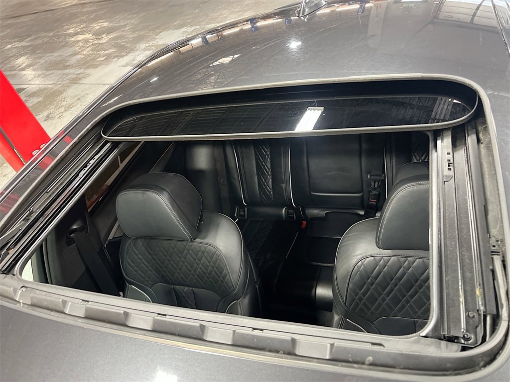 Used 2019 BMW M550i xDrive image 23