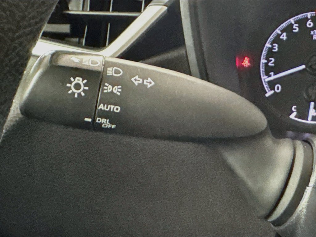 Used 2022 Toyota Corolla LE FWD image 12