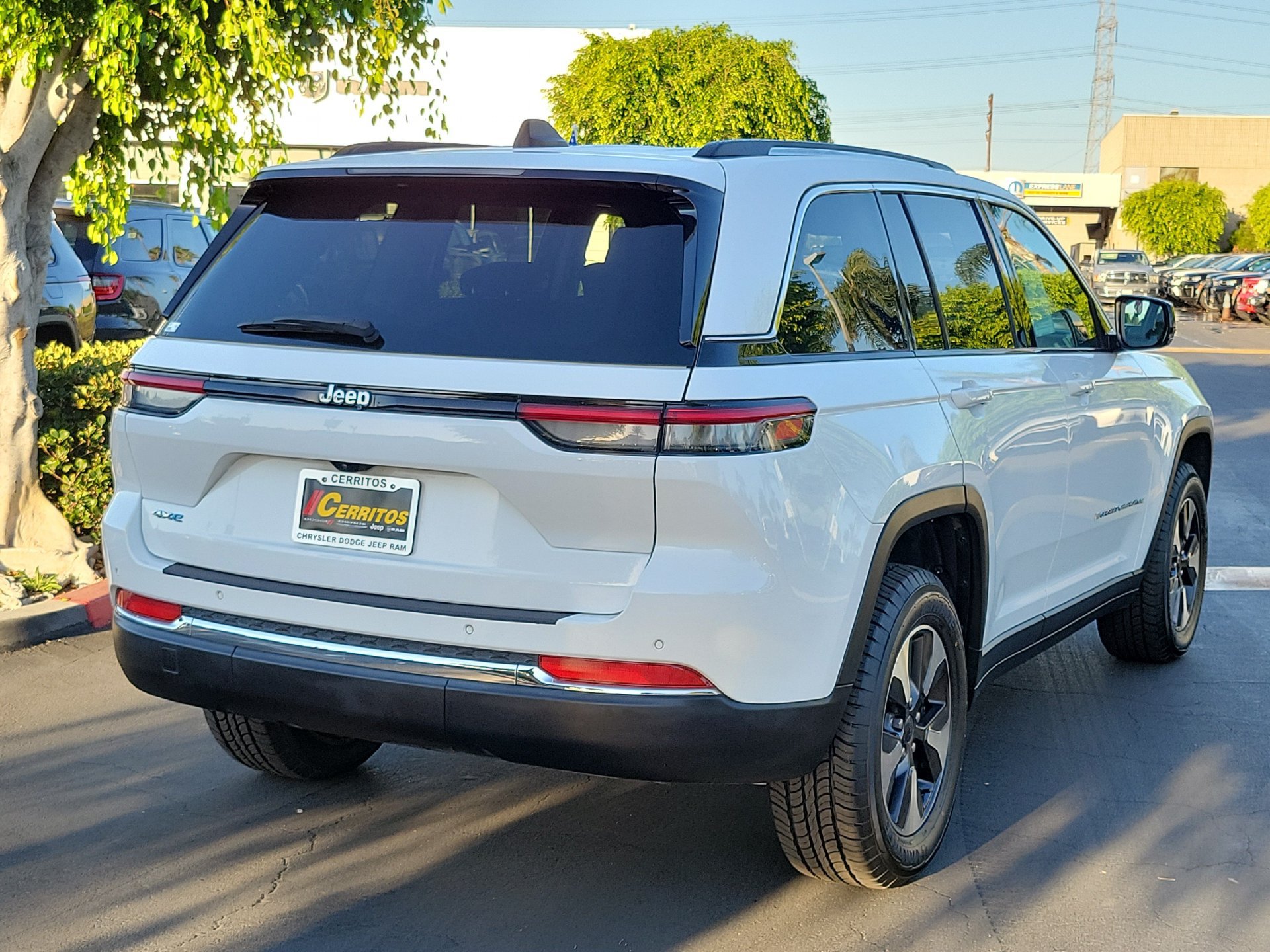 Certified 2024 Jeep Grand Cherokee Limited 4xe AWD/4WD image 2