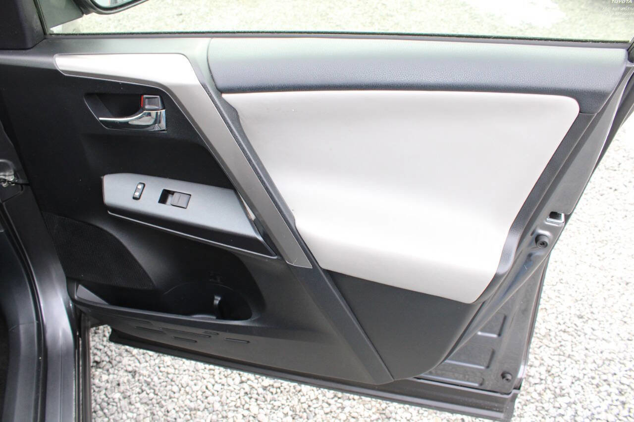 Used 2017 Toyota RAV4 XLE image 21