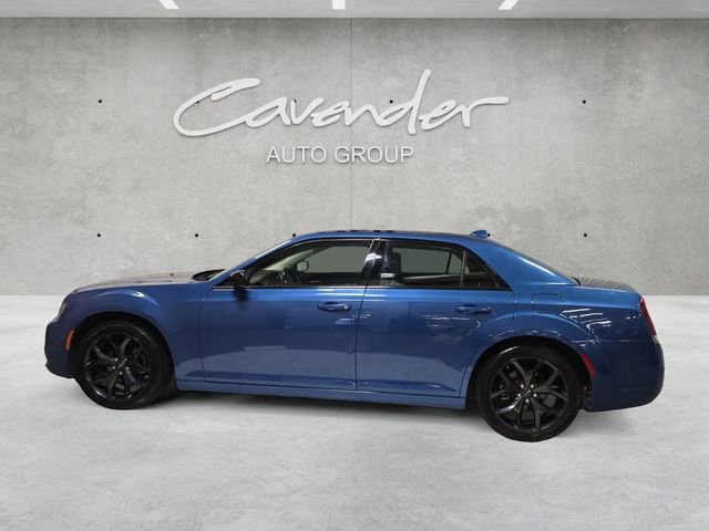 Used 2022 Chrysler 300 Touring w/ Sport Appearance Package RWD image 13