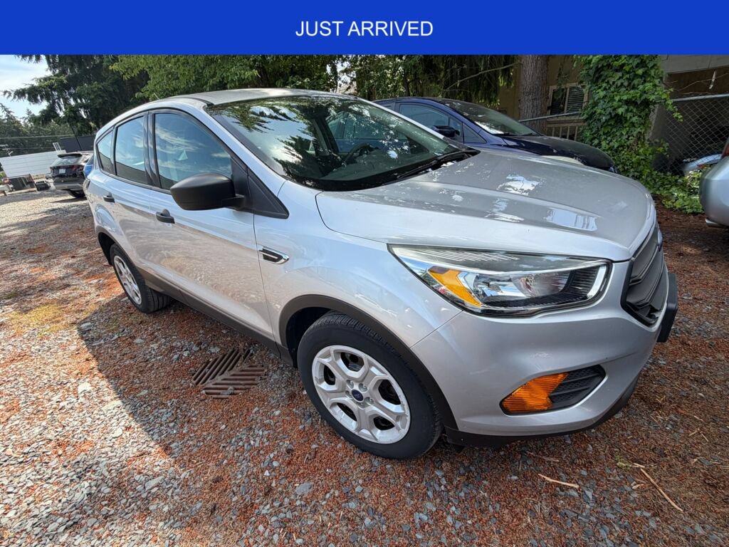 Used 2017 Ford Escape S FWD image 1