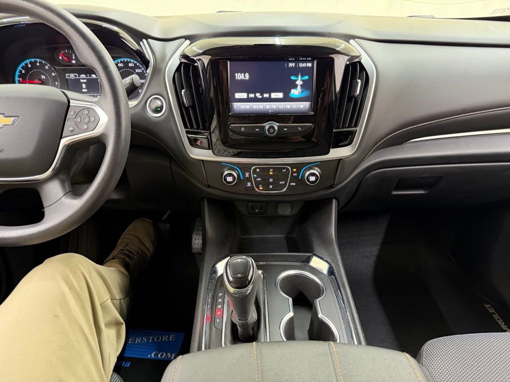Used 2018 Chevrolet Traverse LS image 32