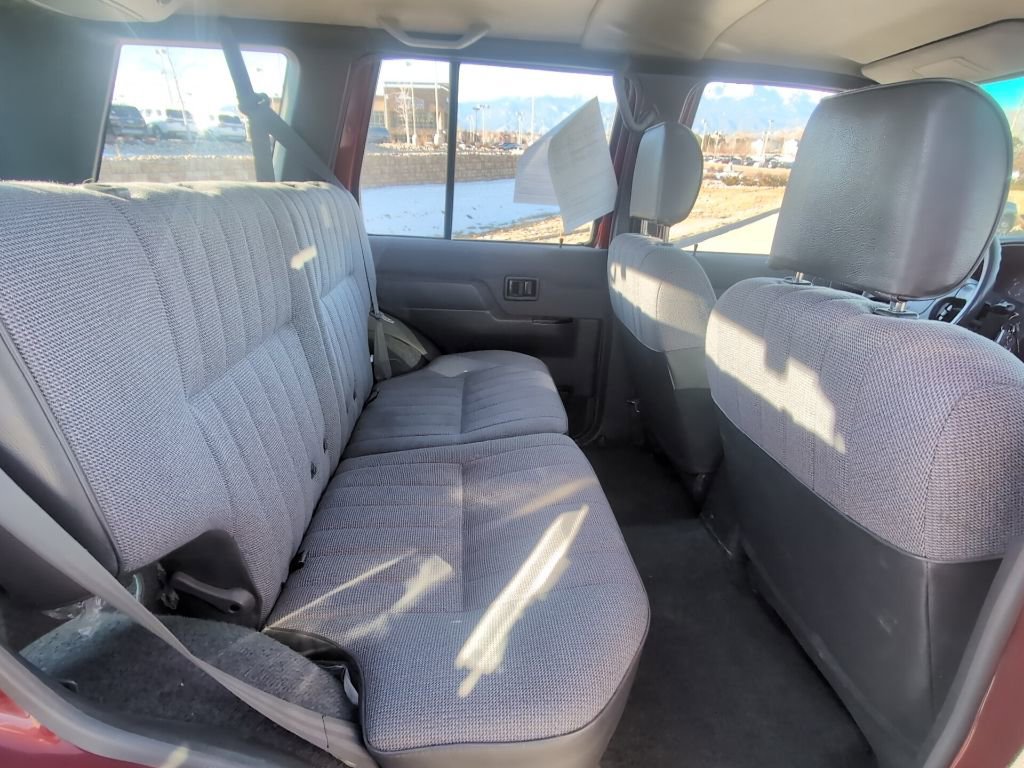 Used 1995 Nissan Pathfinder LE image 26