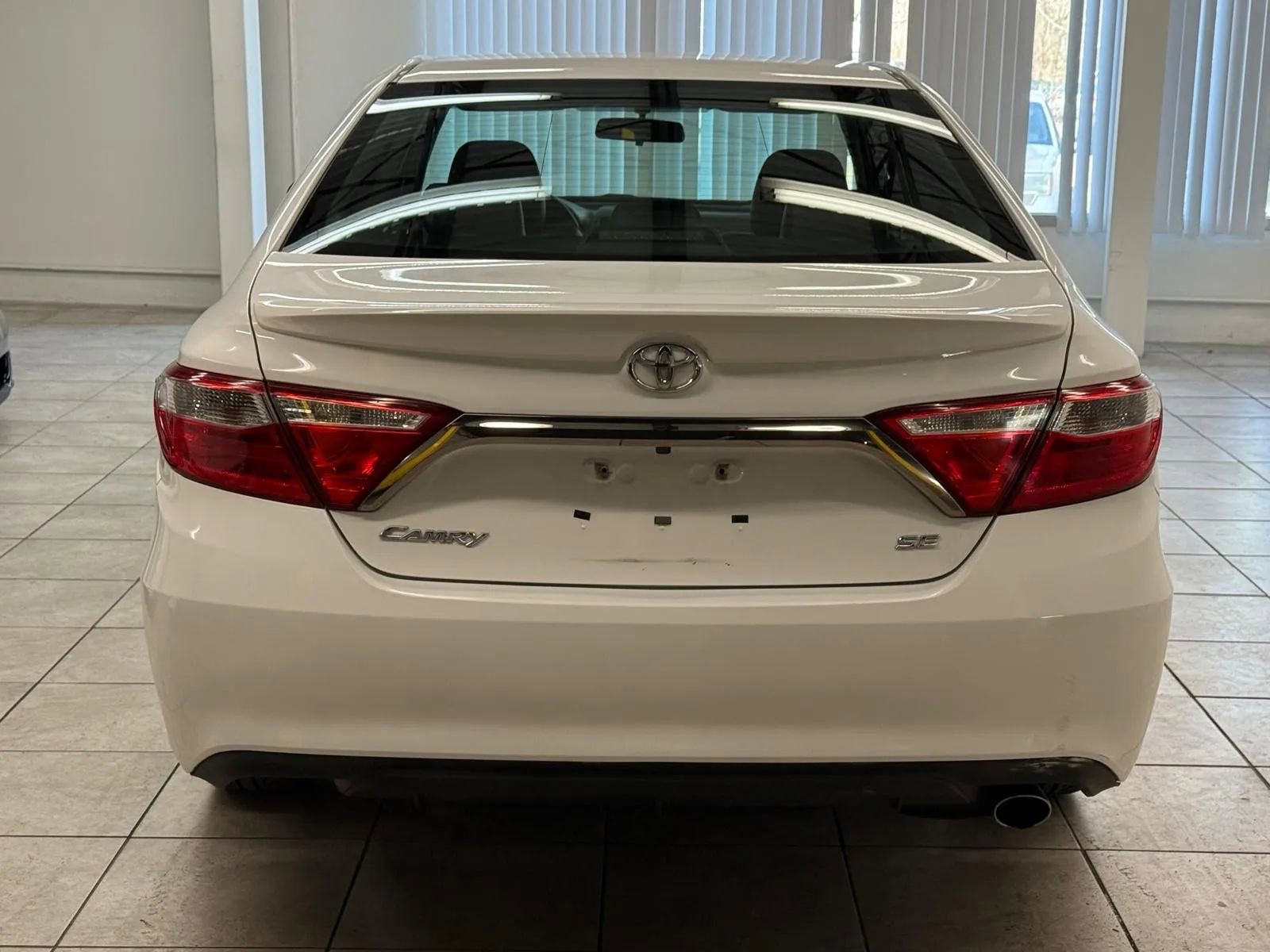 Used 2017 Toyota Camry SE image 7