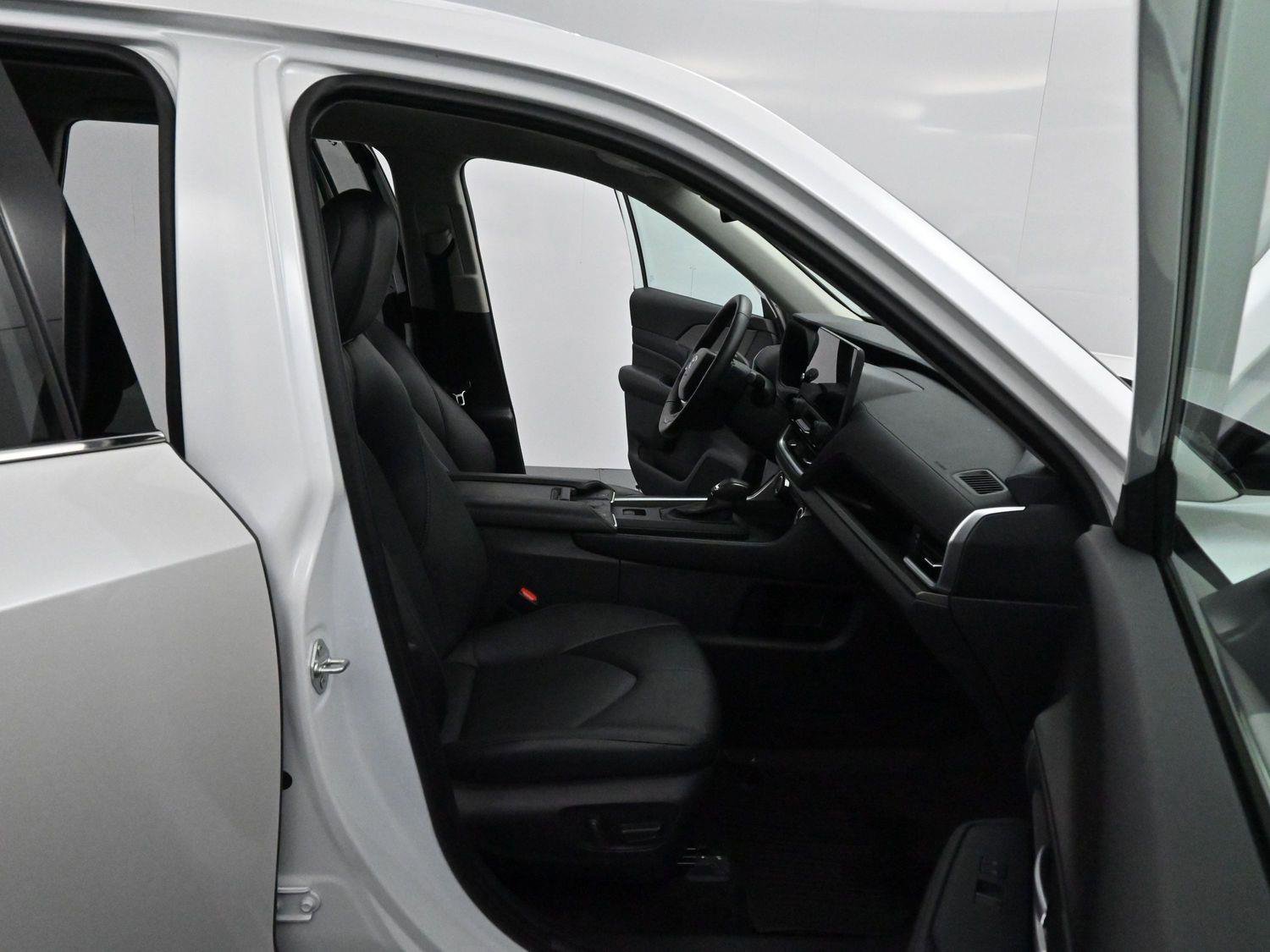 Used 2024 Toyota Grand Highlander XLE image 33