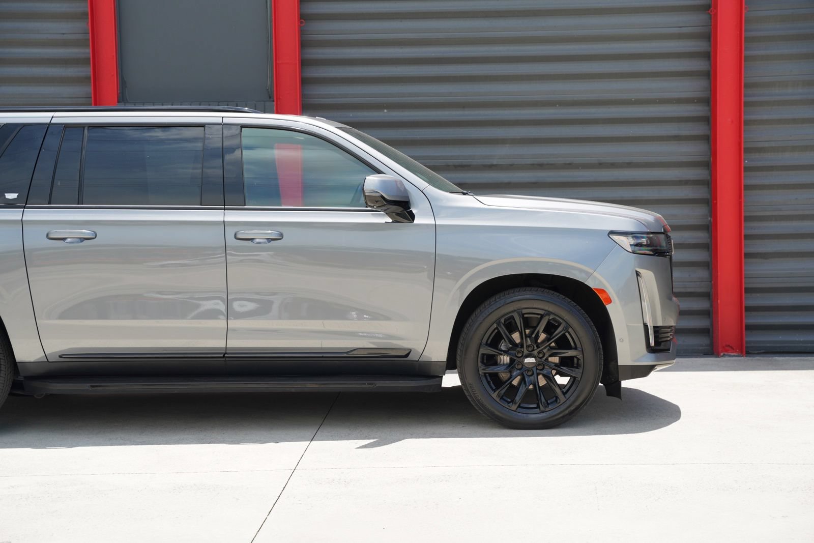 Used 2022 Cadillac Escalade ESV Sport Platinum AWD/4WD image 11