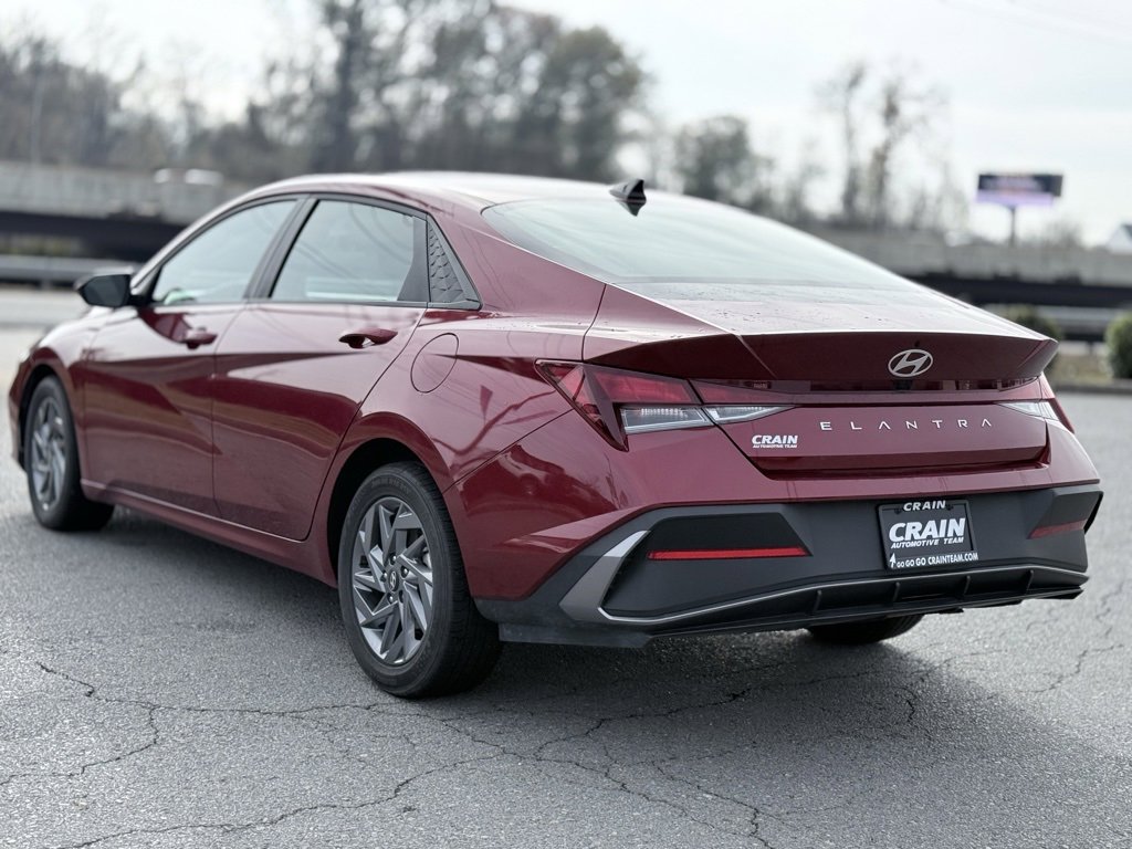 Certified 2024 Hyundai Elantra SEL image 5