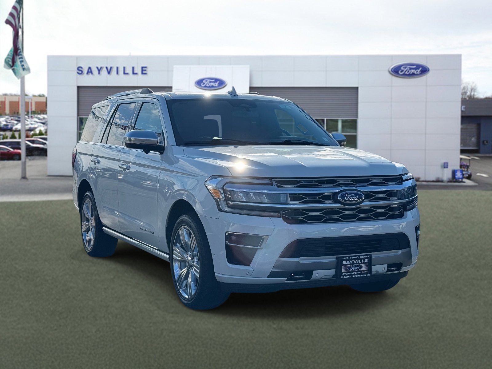 Used 2024 Ford Expedition Platinum image 2