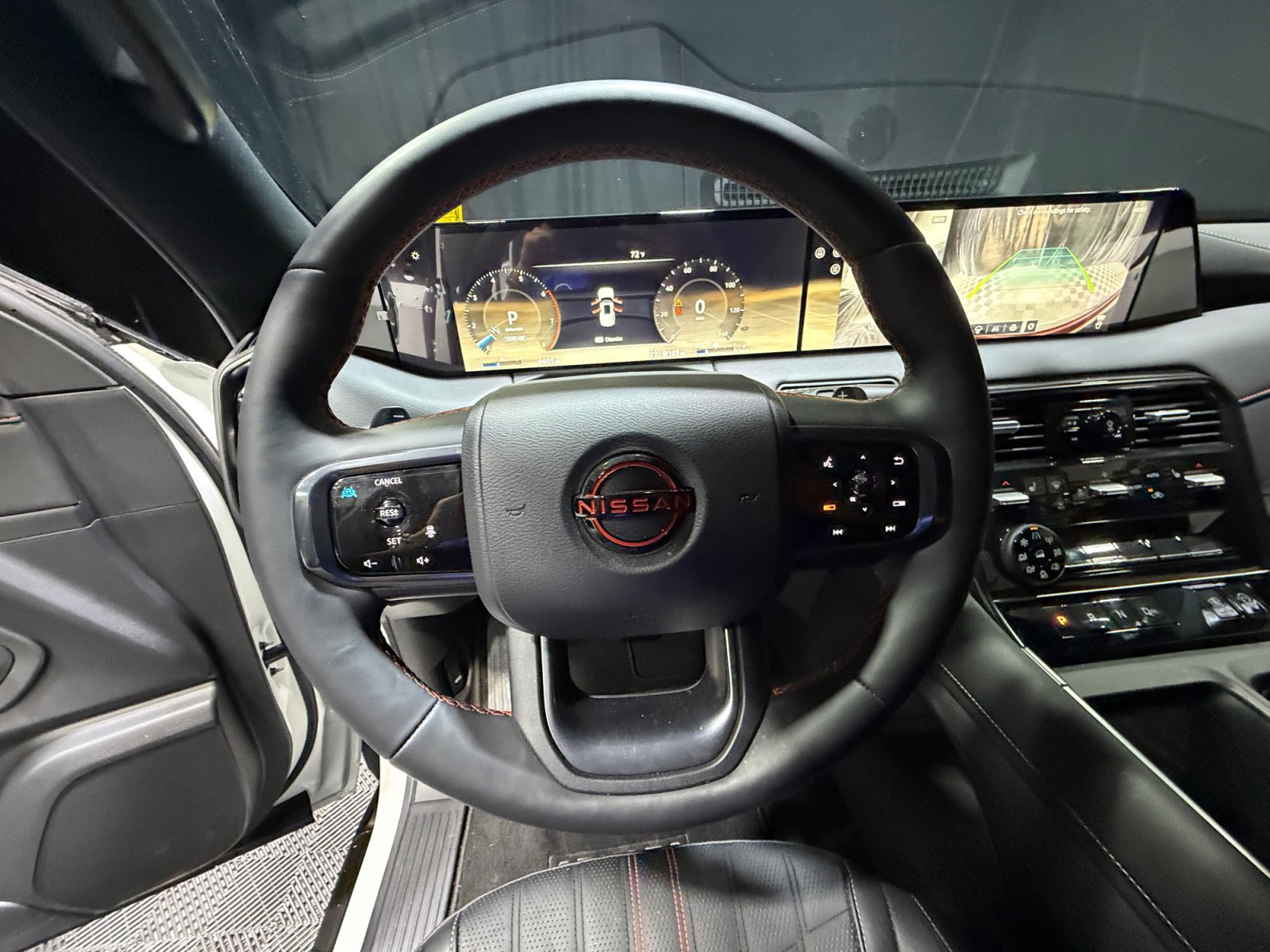 Certified 2025 Nissan Armada PRO-4X image 9