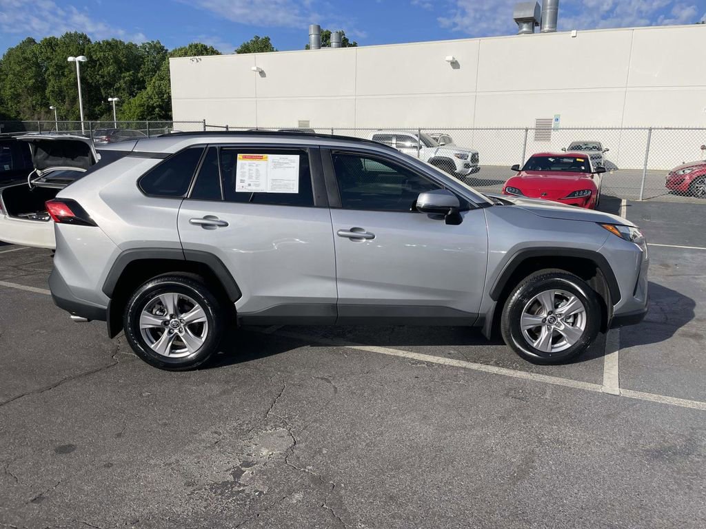 Used 2025 Toyota RAV4 XLE FWD image 12