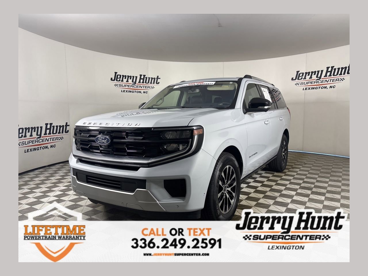 Used 2025 Ford Expedition Platinum image 1