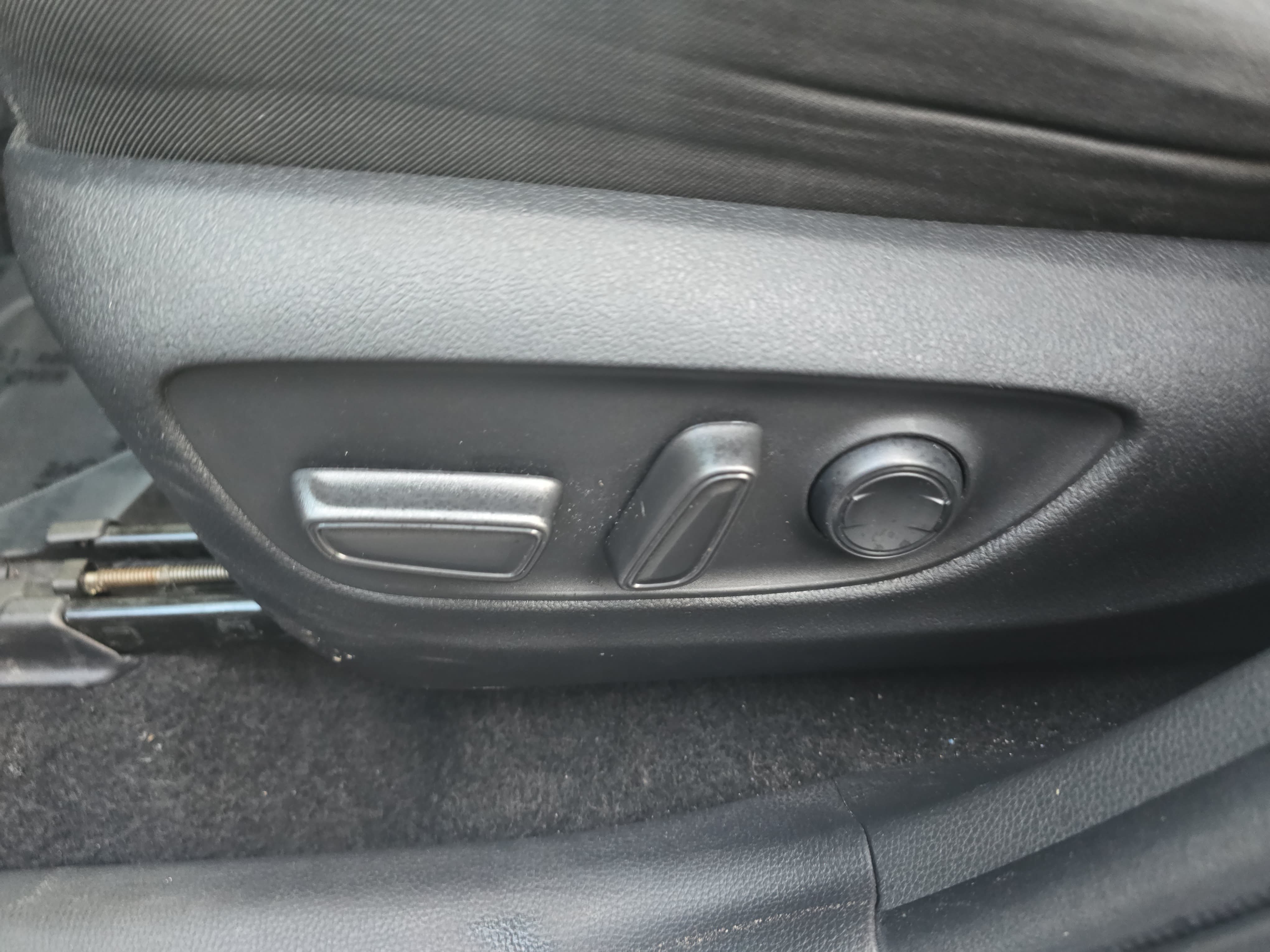 Used 2024 Toyota RAV4 XLE FWD image 29