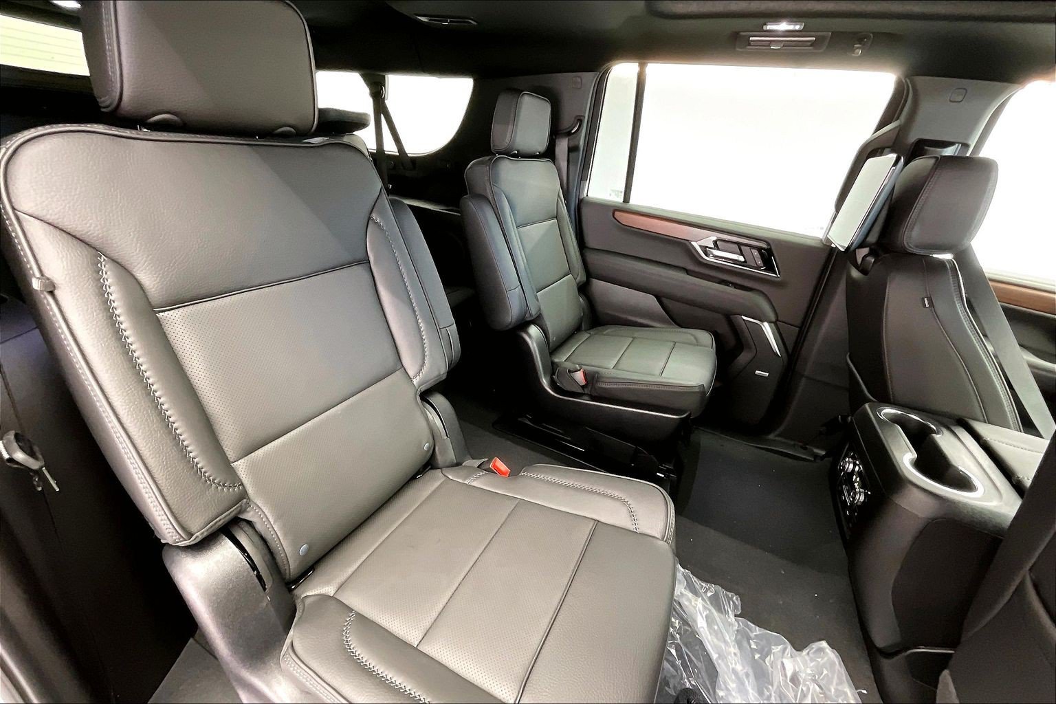 New 2026 GMC Yukon XL Denali w/ Denali Reserve Package AWD/4WD image 10
