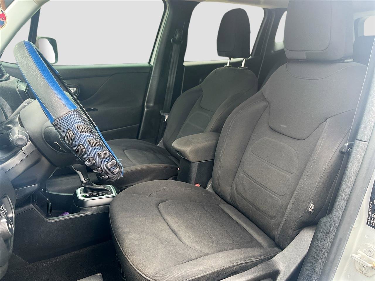 Used 2018 Jeep Renegade Latitude image 20