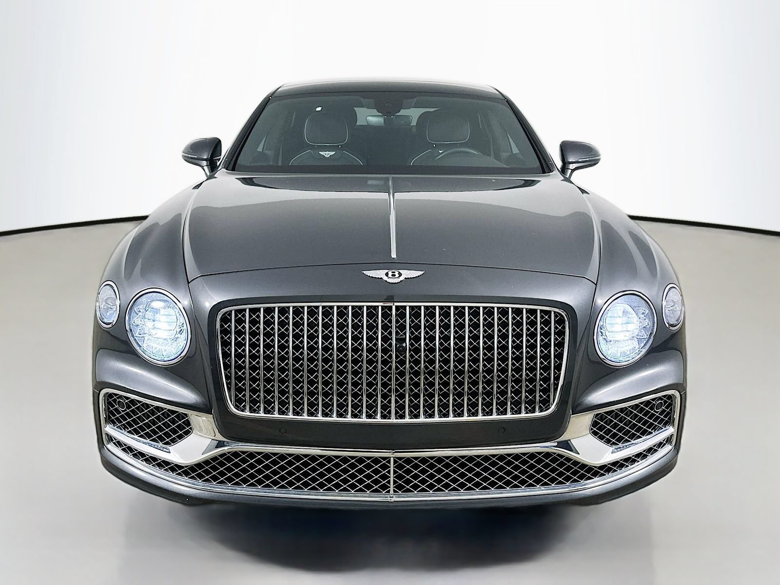 Used 2022 Bentley Flying Spur V8 AWD/4WD image 2