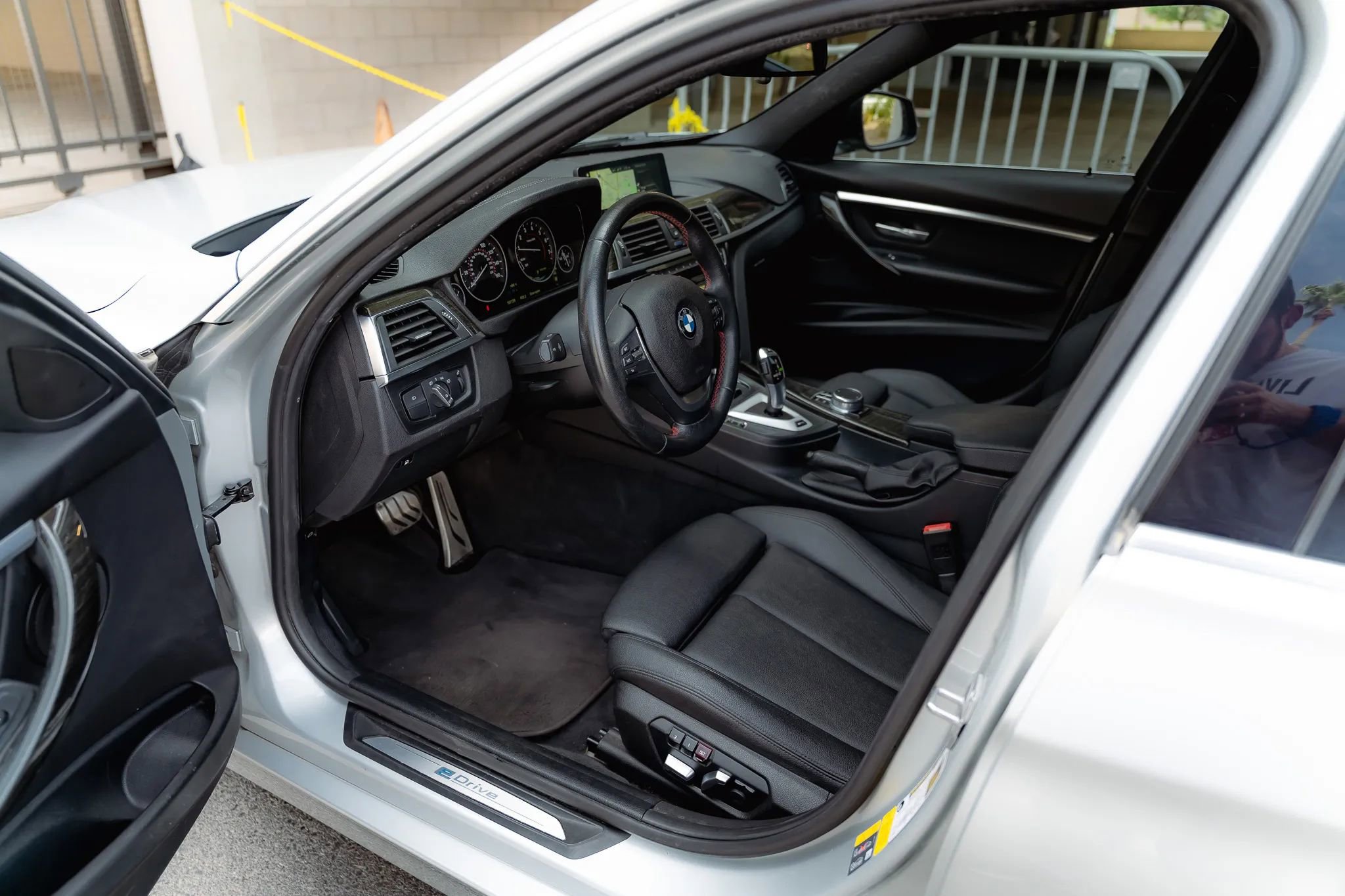 Used 2018 BMW 330e 330e iPerformance Sedan 4D image 47