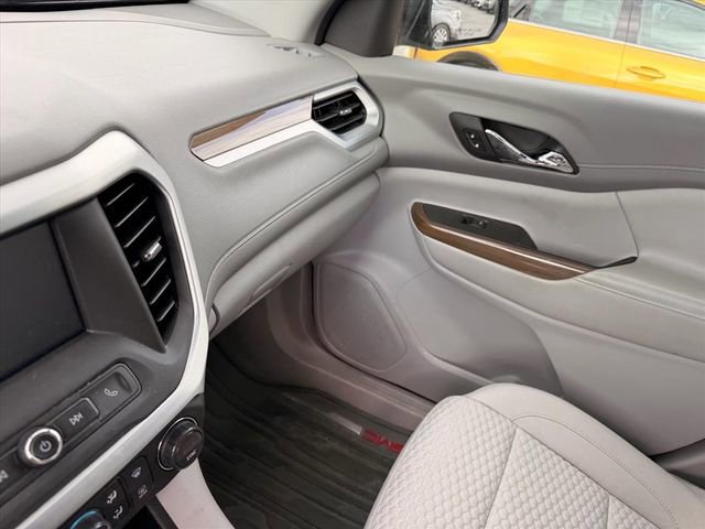 Used 2019 GMC Acadia SLE image 15