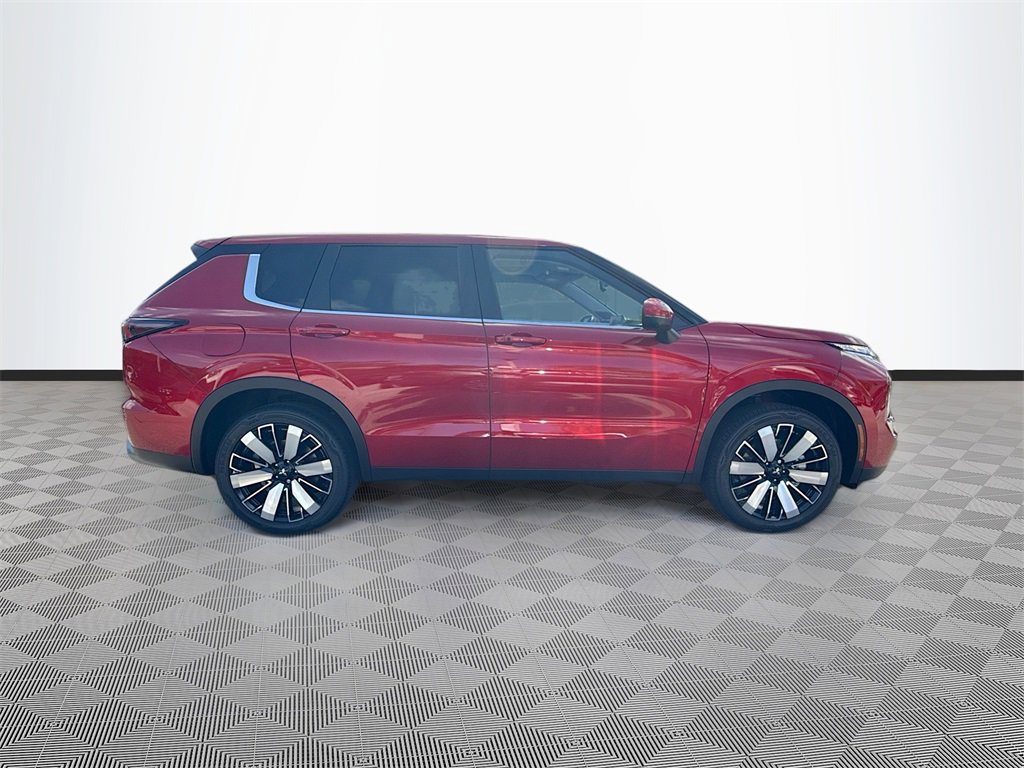 New 2025 Mitsubishi Outlander SE image 4