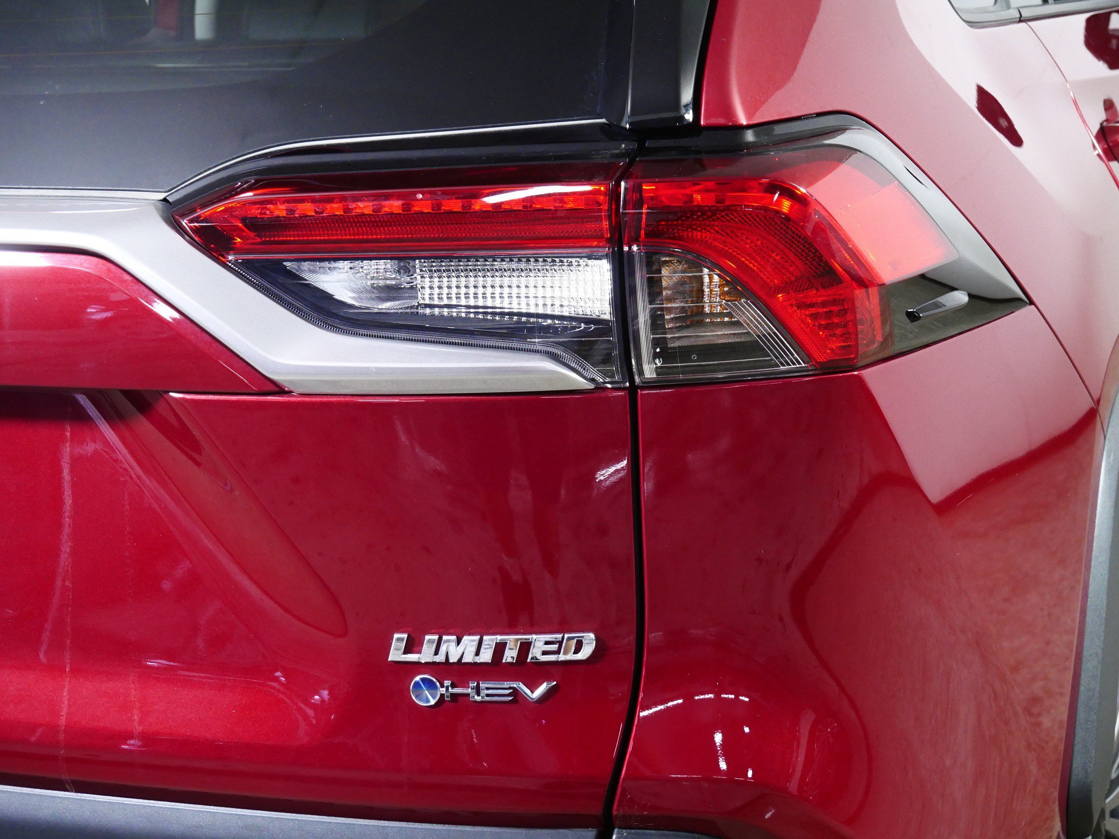 Used 2025 Toyota RAV4 Limited w/ Advanced Technology Package AWD/4WD image 17