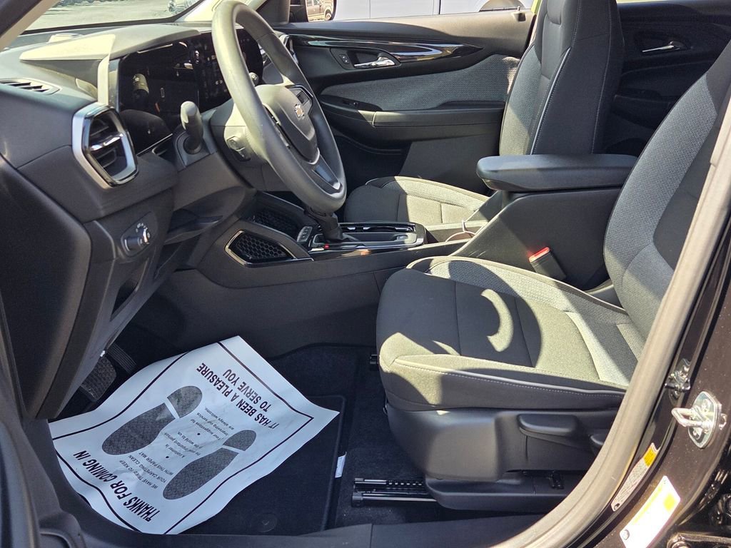 Used 2026 Chevrolet TrailBlazer LT w/ Driver Confidence Package image 5