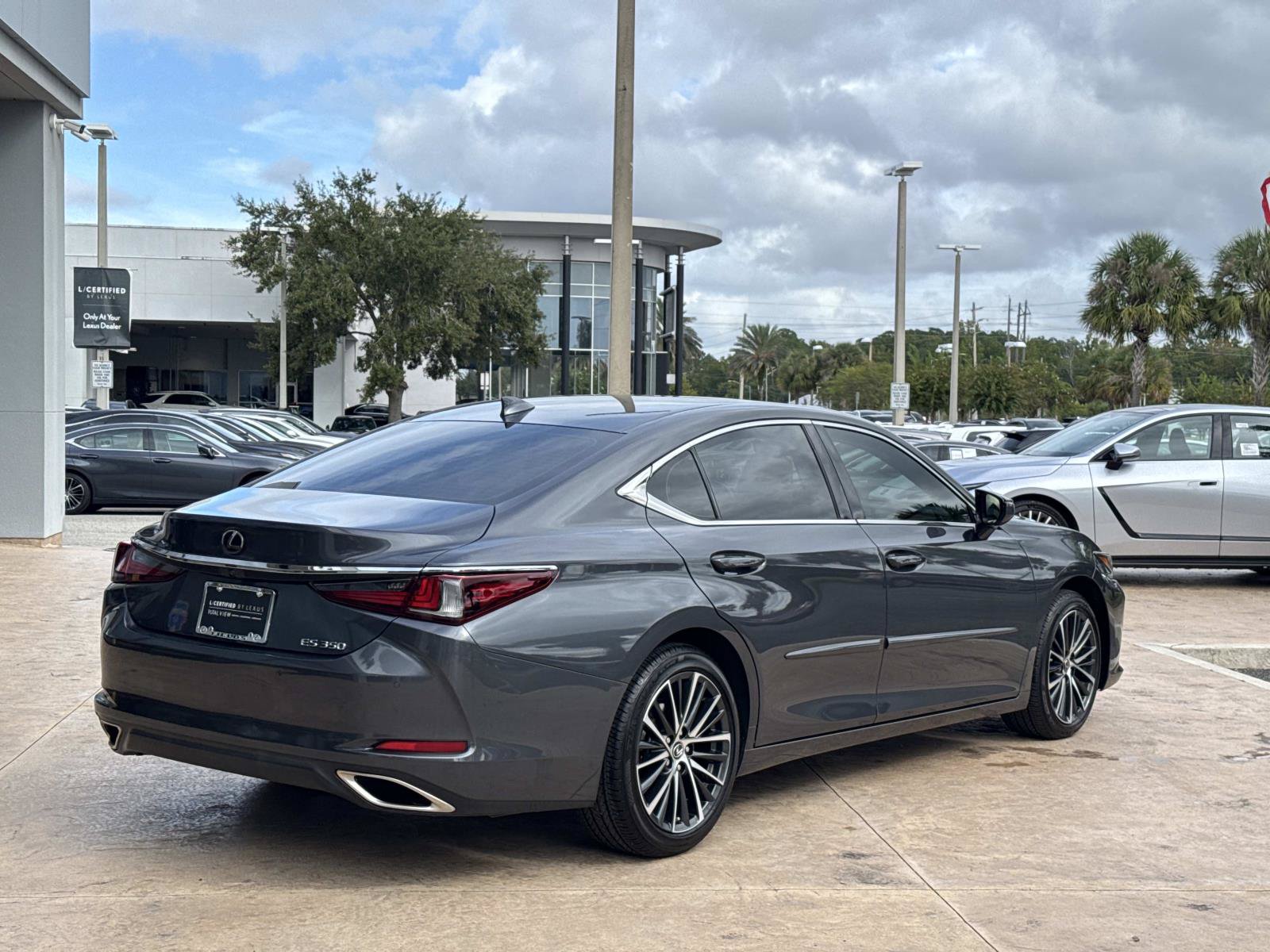Certified 2024 Lexus ES 350 w/ Premium Package FWD image 35