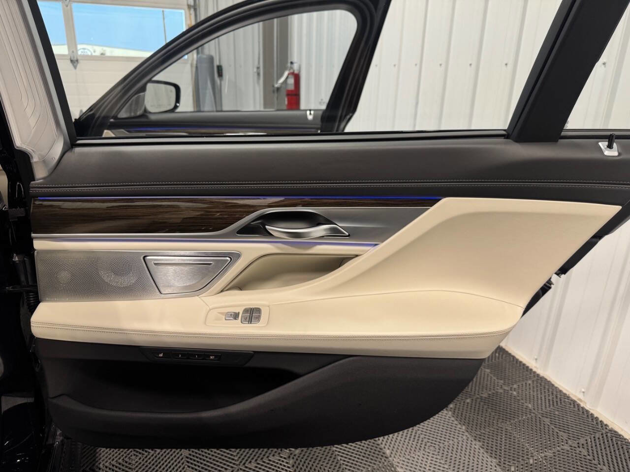 Used 2019 BMW M760i xDrive w/ Luxury Rear Seating Package image 38