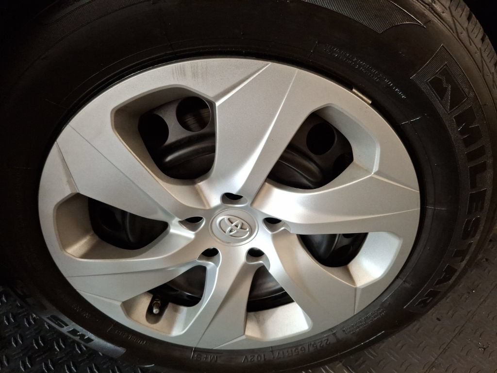 Used 2019 Toyota RAV4 LE w/ All Weather Liner Package AWD/4WD image 4