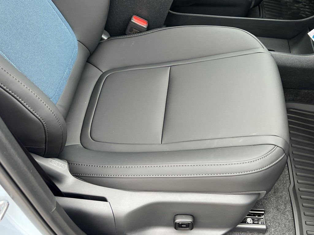 New 2026 Volvo EX30 Plus w/ Protection Package Premier image 8