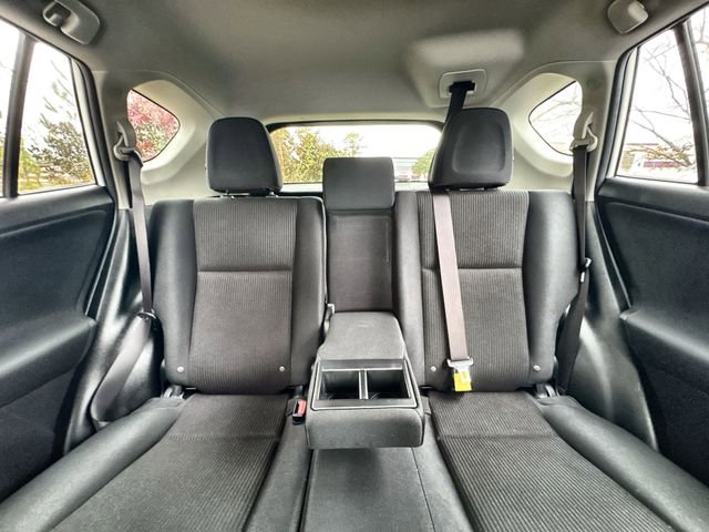 Used 2018 Toyota RAV4 LE image 29