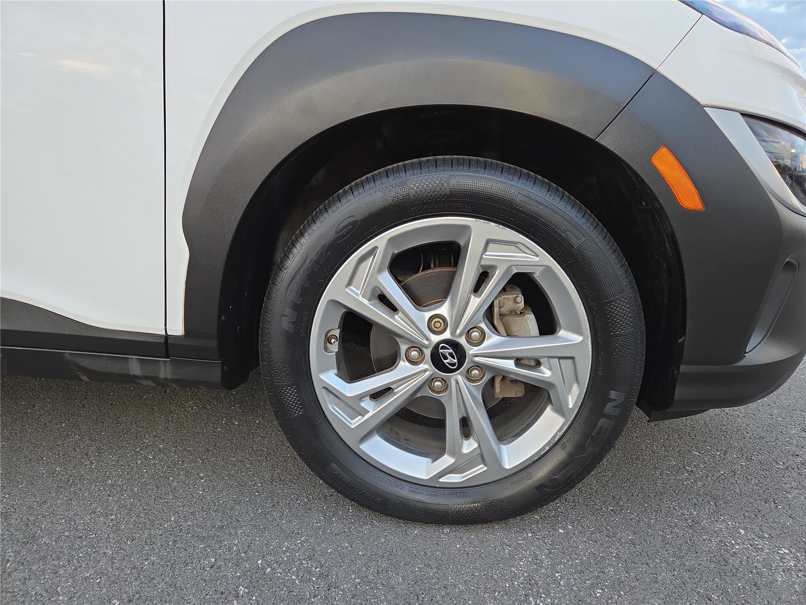 Used 2022 Hyundai Kona SEL w/ Convenience Package FWD image 12