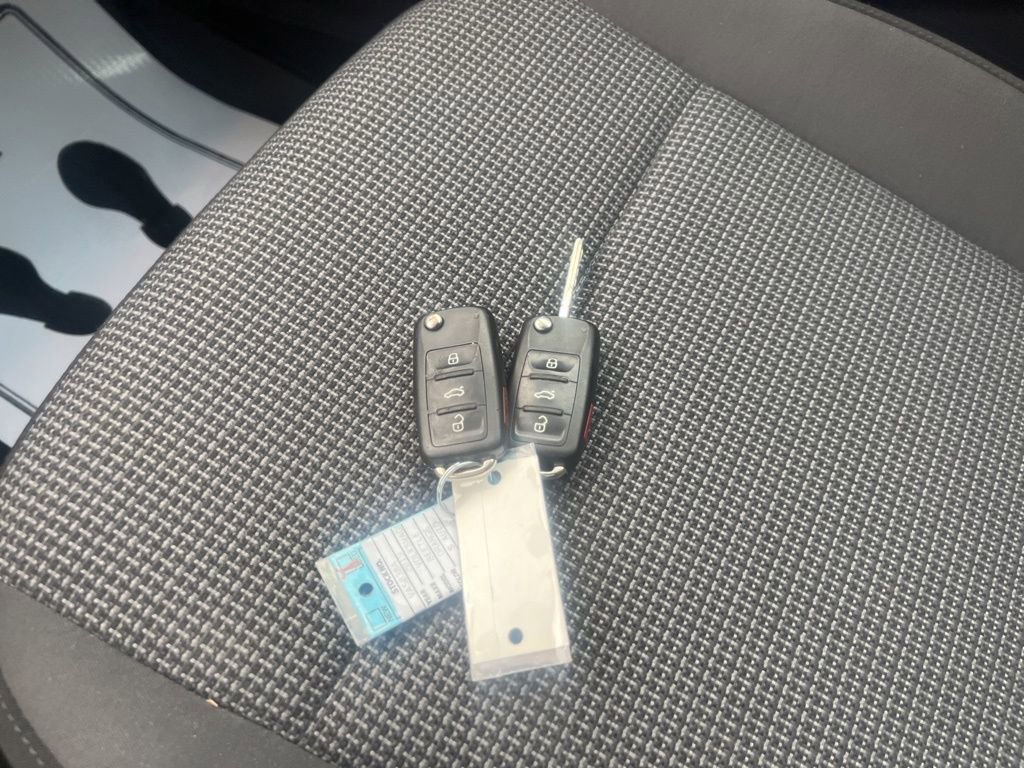 Used 2019 Volkswagen Beetle 2.0T S image 17