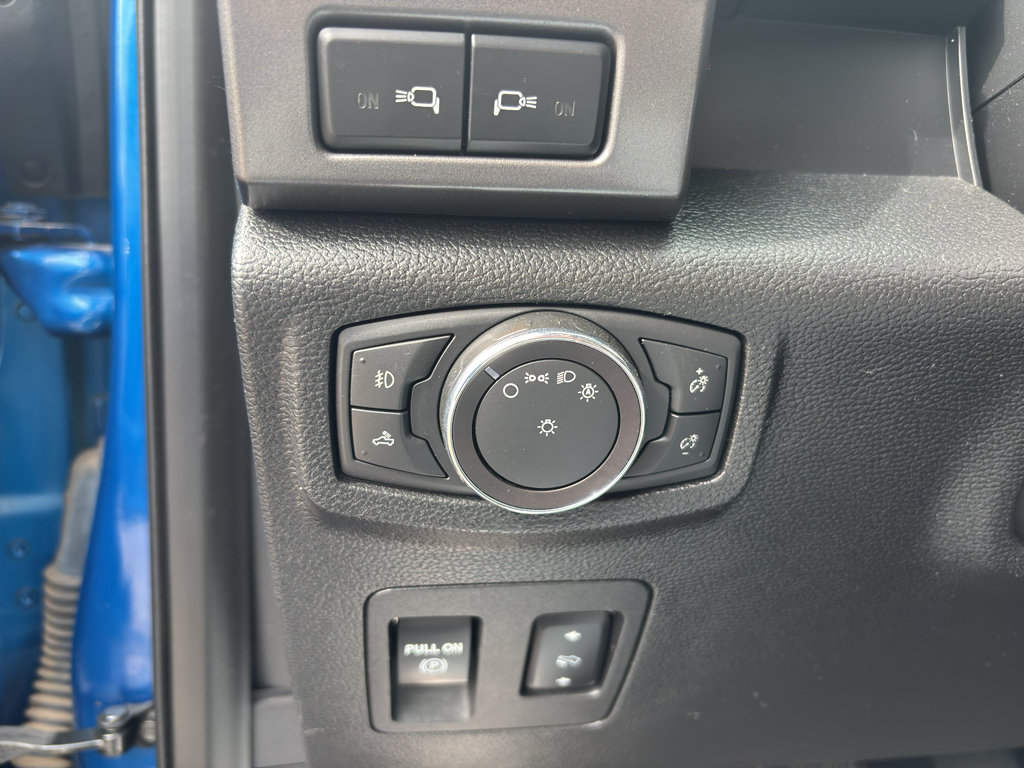 Used 2018 Ford F150 XLT w/ Equipment Group 302A Luxury AWD/4WD image 15