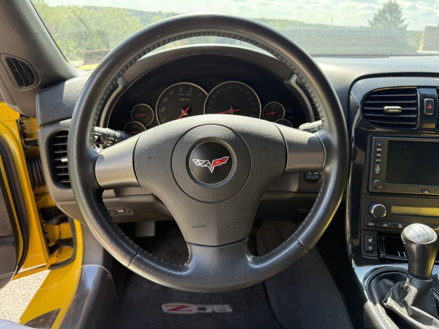 Used 2006 Chevrolet Corvette Z06 w/ Preferred Equipment Group image 11