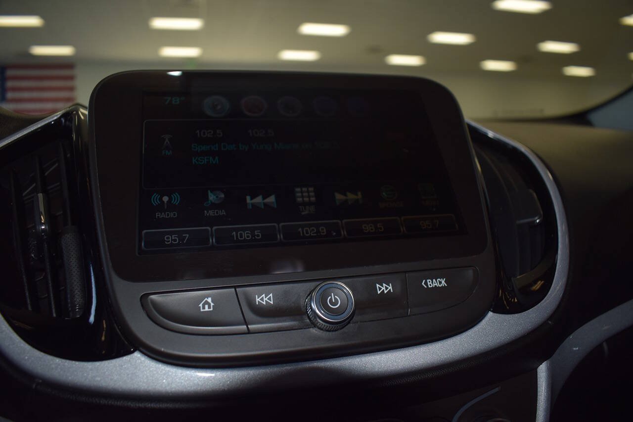 Used 2018 Chevrolet Volt LT FWD image 27