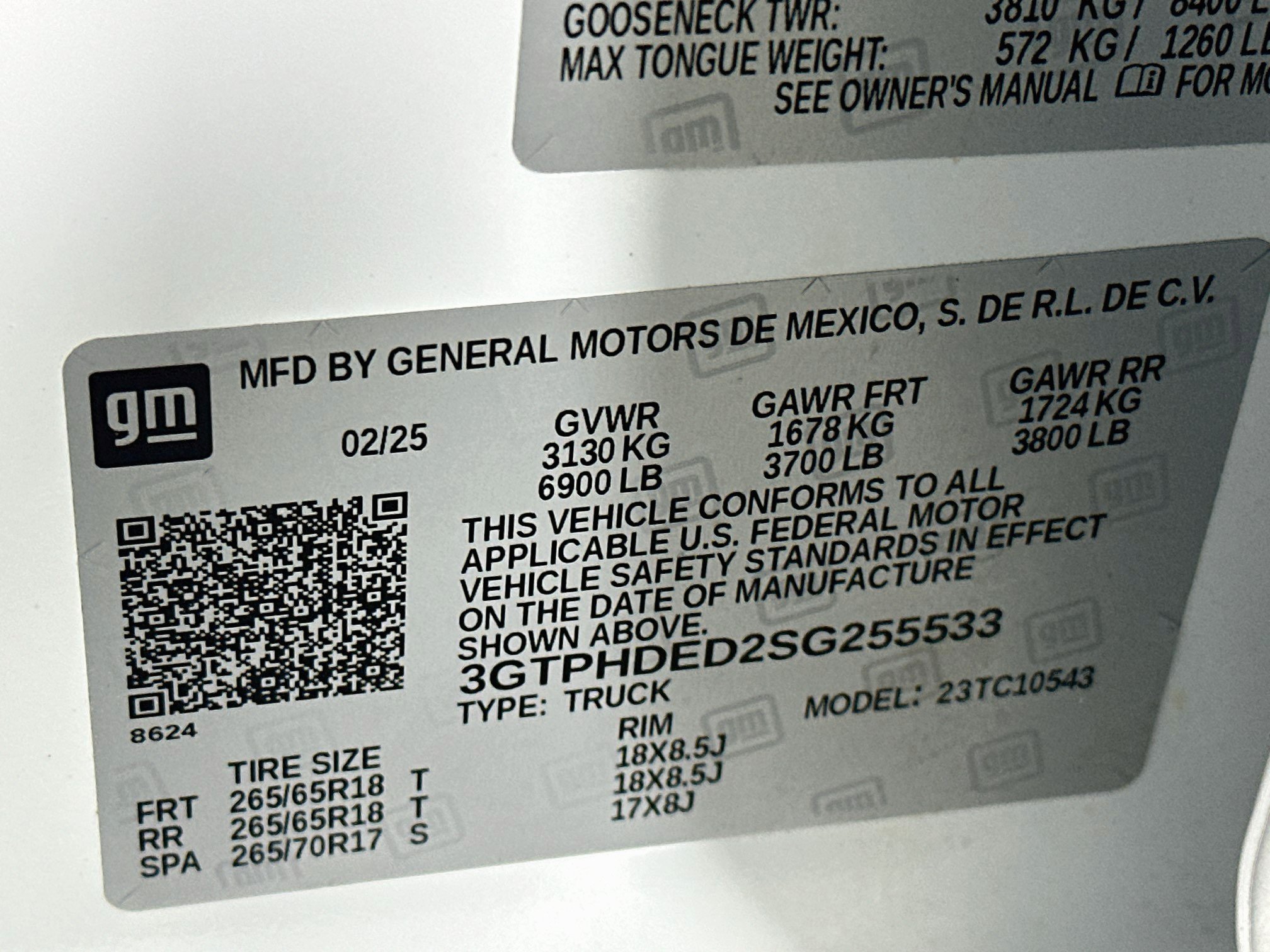 Used 2025 GMC Sierra 1500 SLT RWD image 12