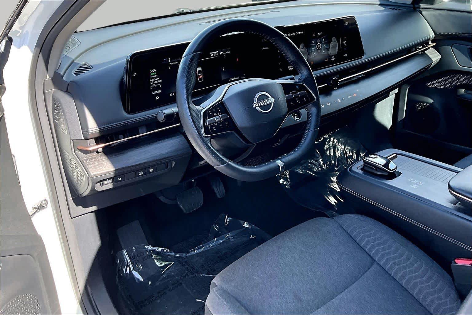 Used 2023 Nissan Ariya FWD image 16