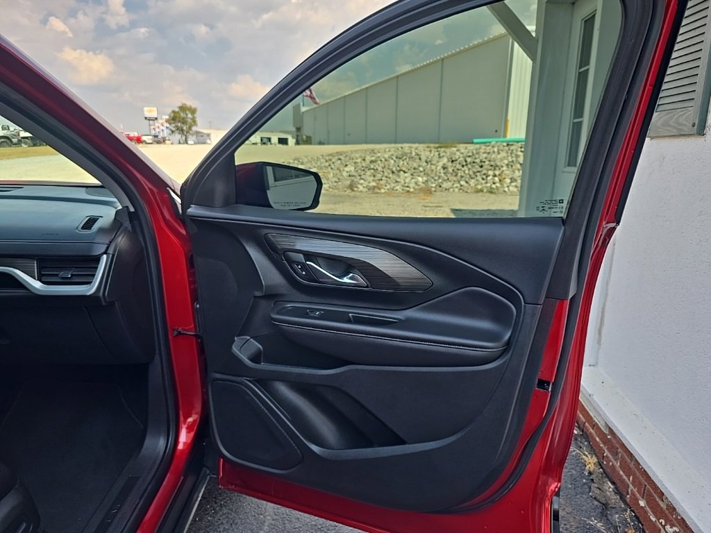 Used 2022 GMC Terrain SLT image 22