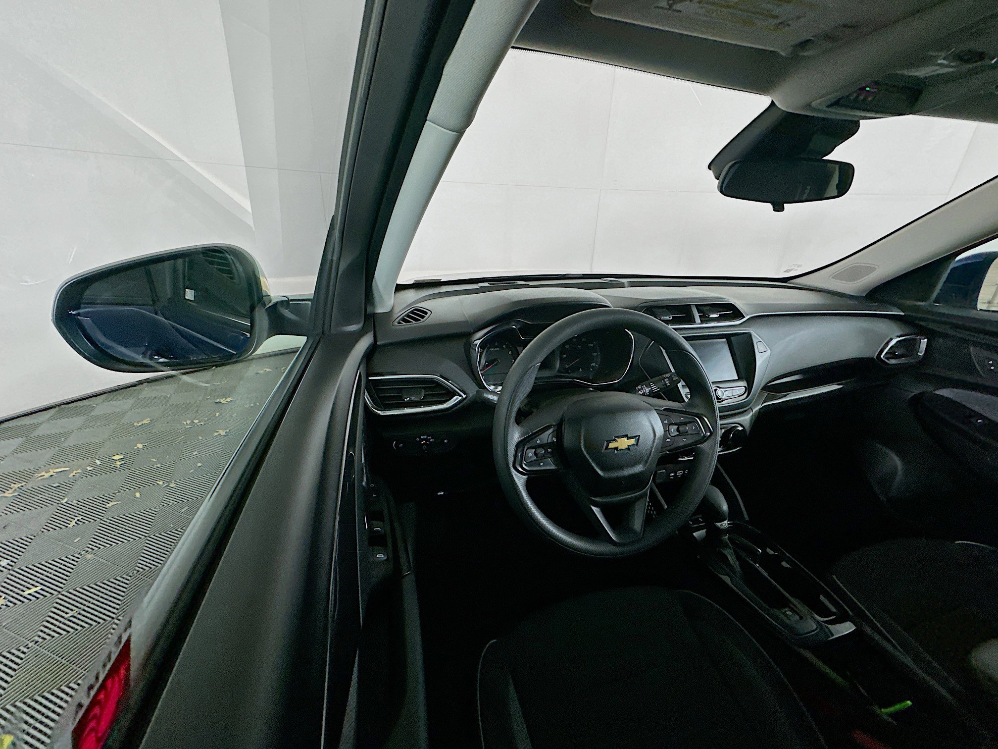 Used 2023 Chevrolet TrailBlazer LT FWD image 18