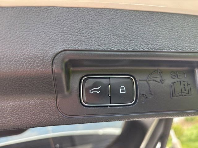 Used 2025 Ford Explorer ST-Line w/ ST-Line Street Pack AWD/4WD image 37