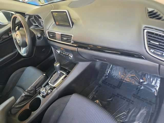 Used 2016 MAZDA MAZDA3 i Touring w/ Popular Equipment Package FWD image 17
