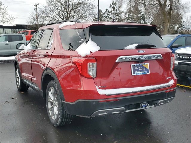 Certified 2024 Ford Explorer XLT w/ Equipment Group 202A image 3