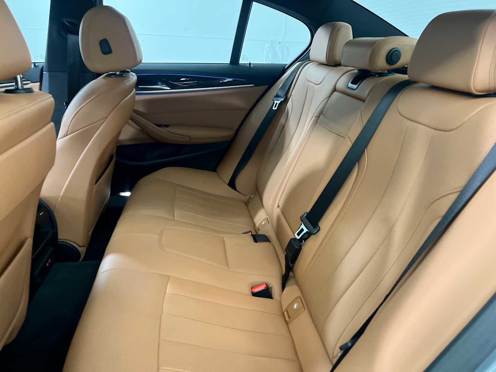 Used 2023 BMW 530e w/ M Sport Package image 25