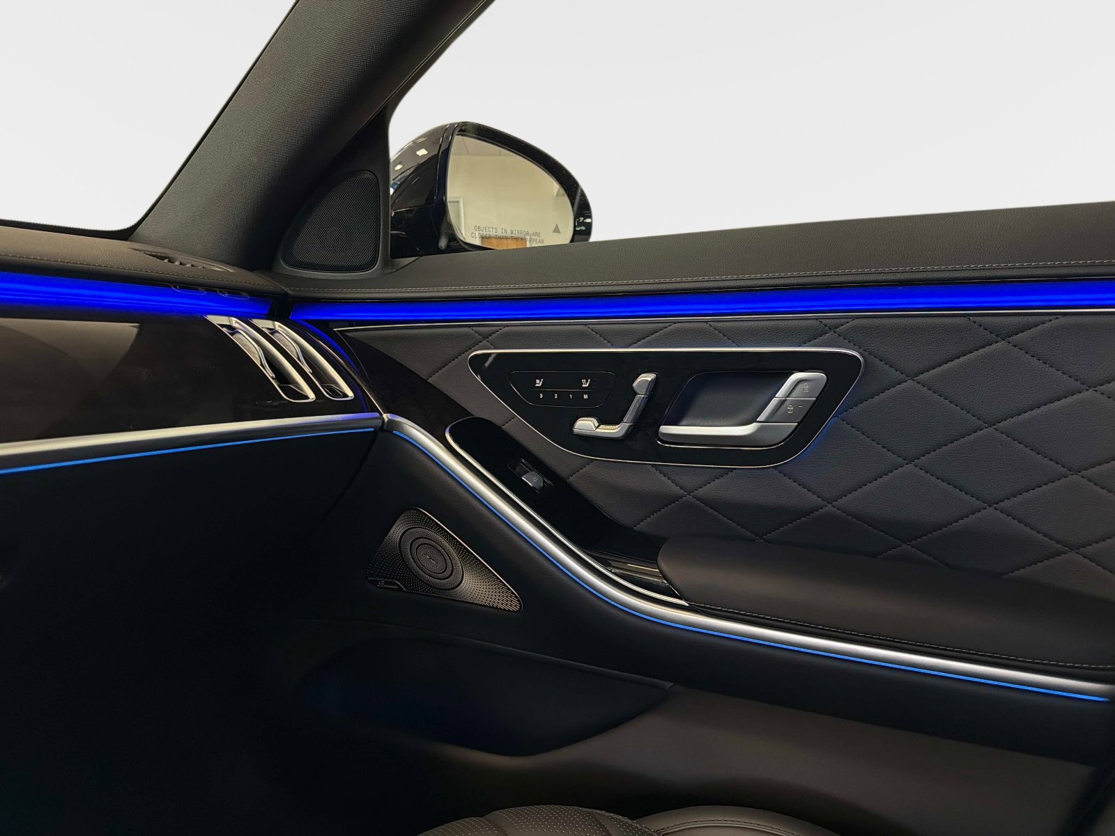 New 2025 Mercedes-Benz S 580 4MATIC Sedan image 16