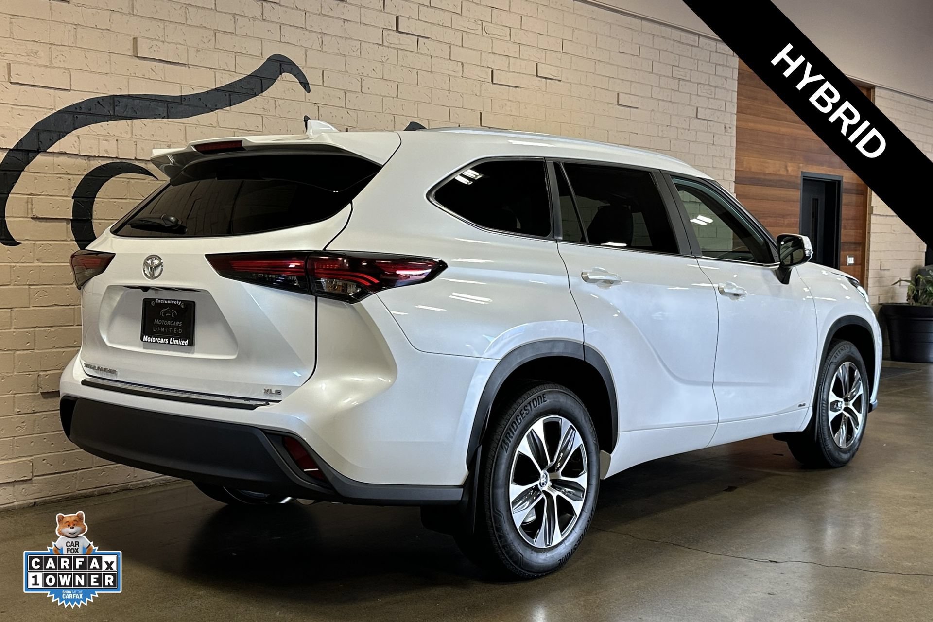 Used 2025 Toyota Highlander XLE AWD/4WD image 4