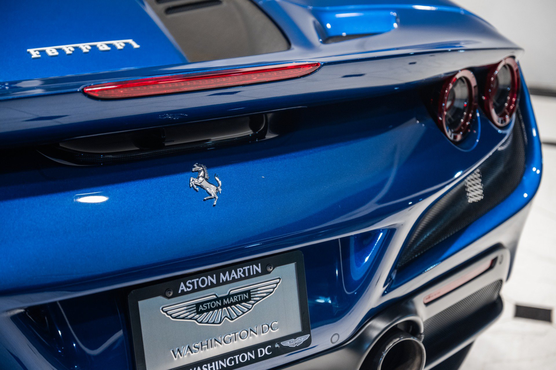 Used 2023 Ferrari F8 Tributo RWD image 12