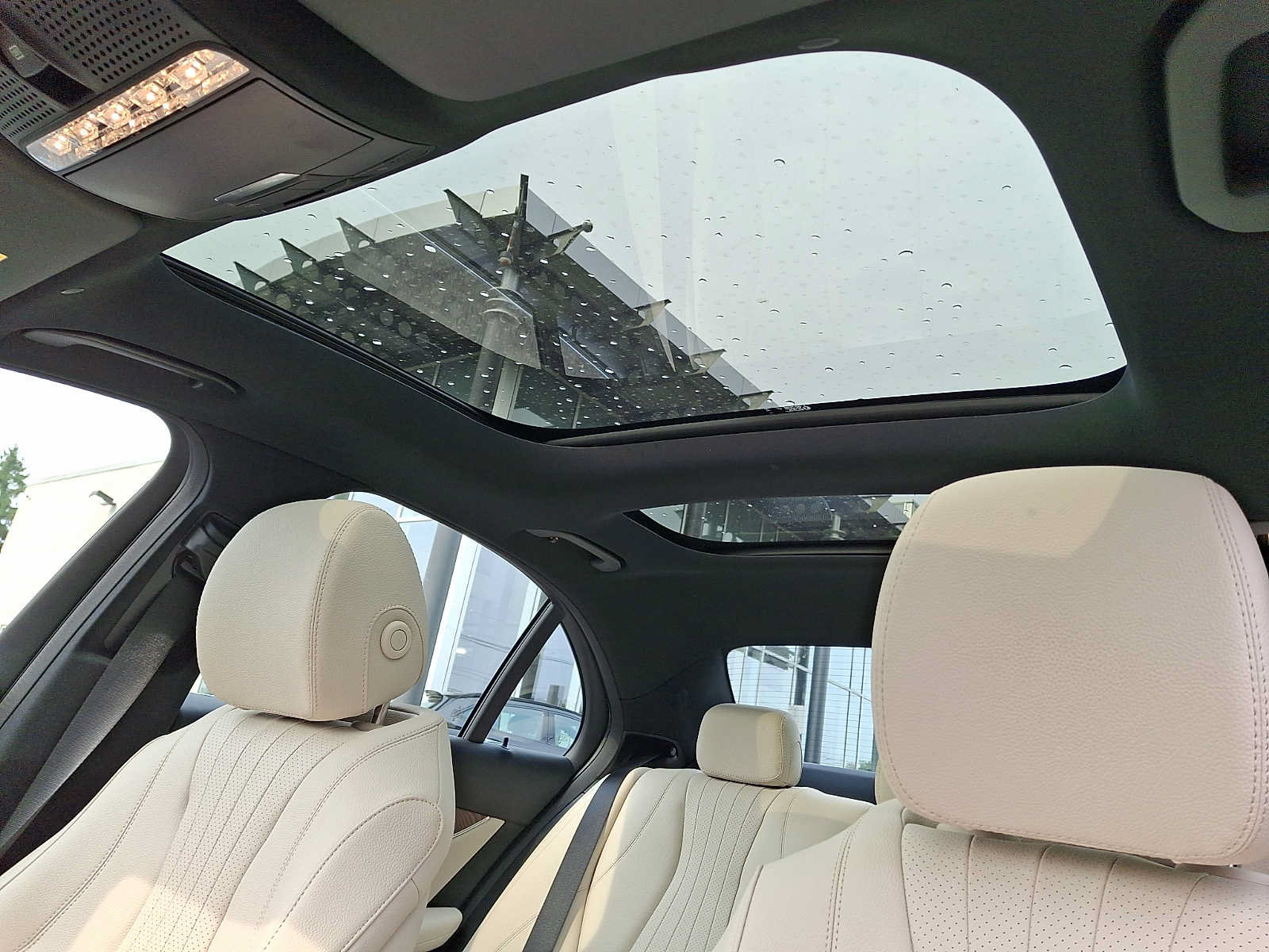 Used 2023 Mercedes-Benz E 350 4MATIC Sedan image 11